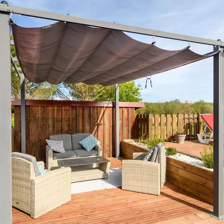 Petrocq - Lit120 By Interhome