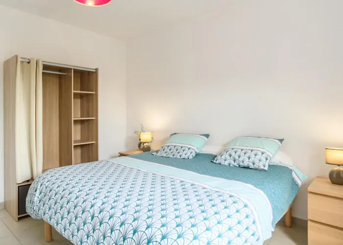 Petrocq By Interhome *